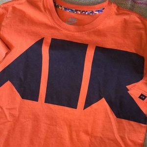 Nike AIR SS Tee with Sweet Air Logo. Medium.